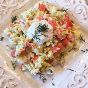 A fluffy and lectin free tasty scramble with smoked salmon and dill