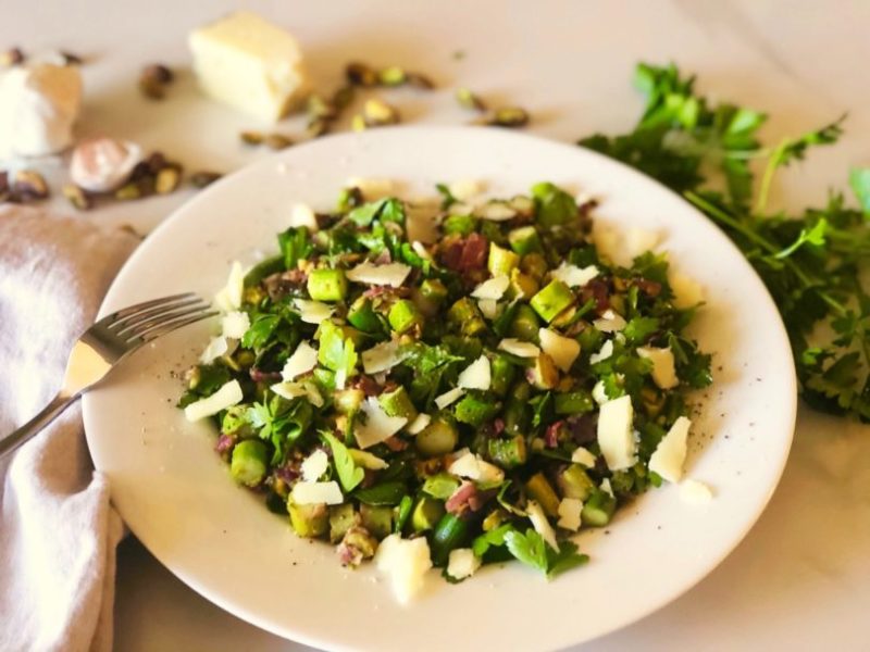 Asparagus, Pistachio & Parsley Salad lectin-free